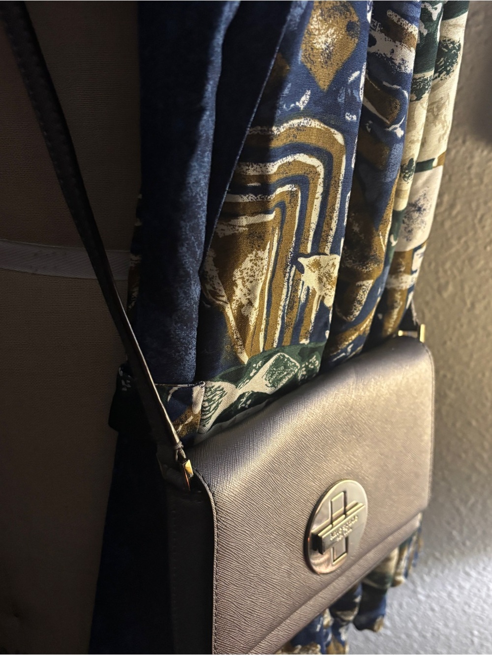 kate spade metallic gray crossbody with gold hardware - Picture 7 of 10